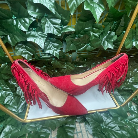 Red Pumps - Picture 4 of 6